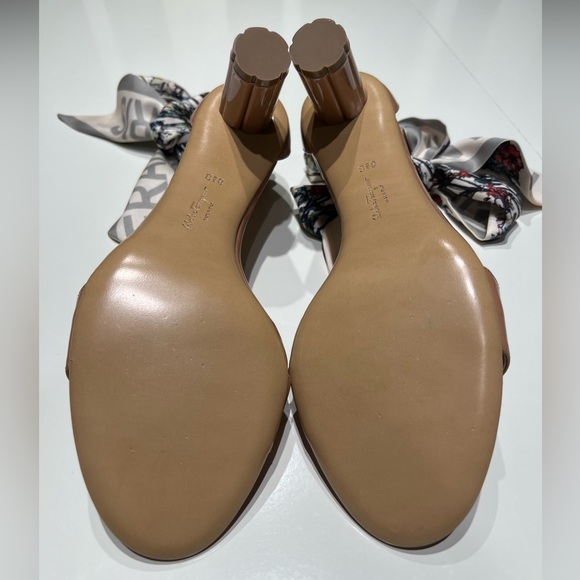 Authentic Salvatore Ferragamo Nude Kitten flower heels (brand new) - Picture 8 of 10